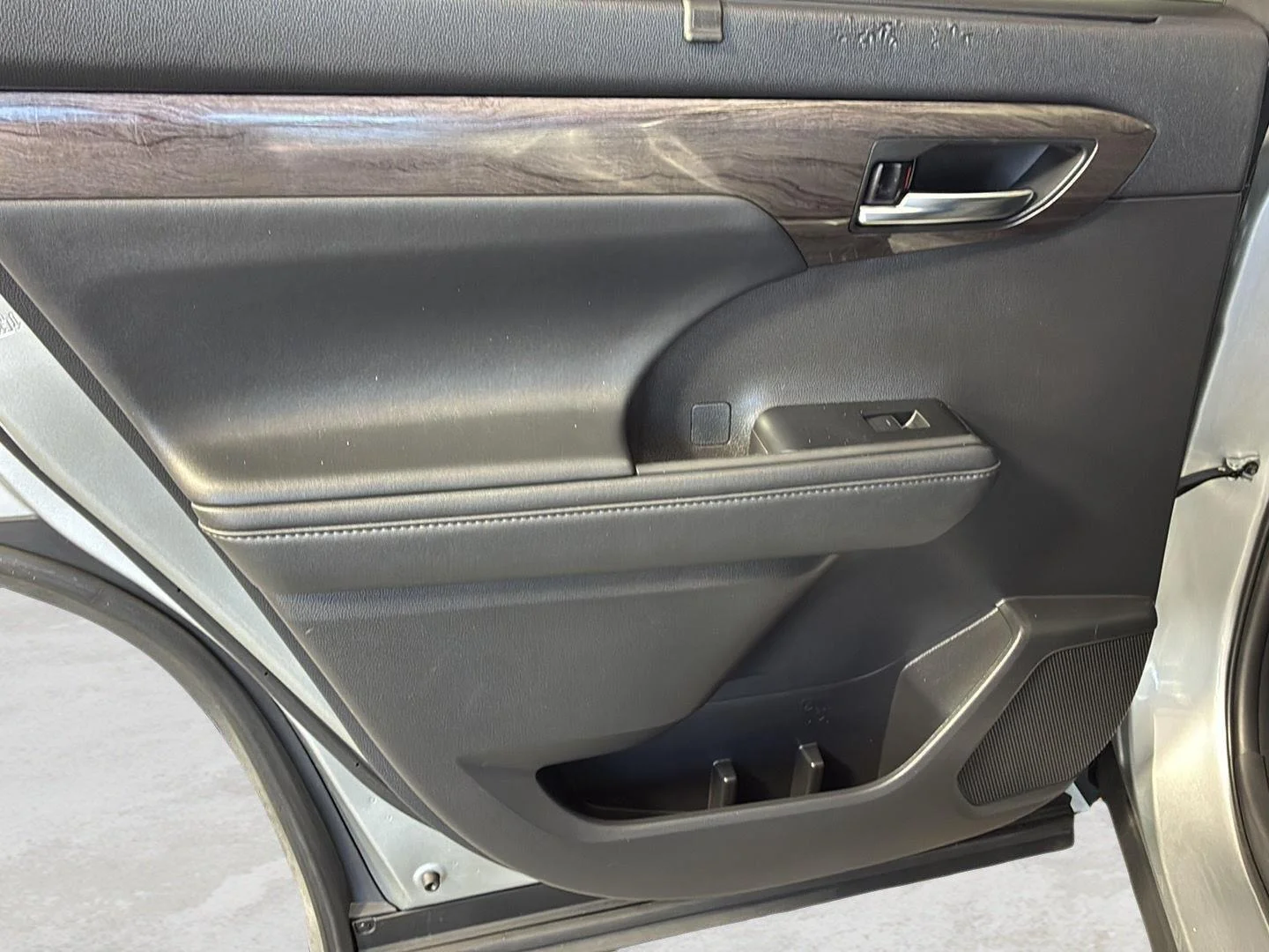 Used 2022 Celestial Silver Metallic Toyota Platinum image 24