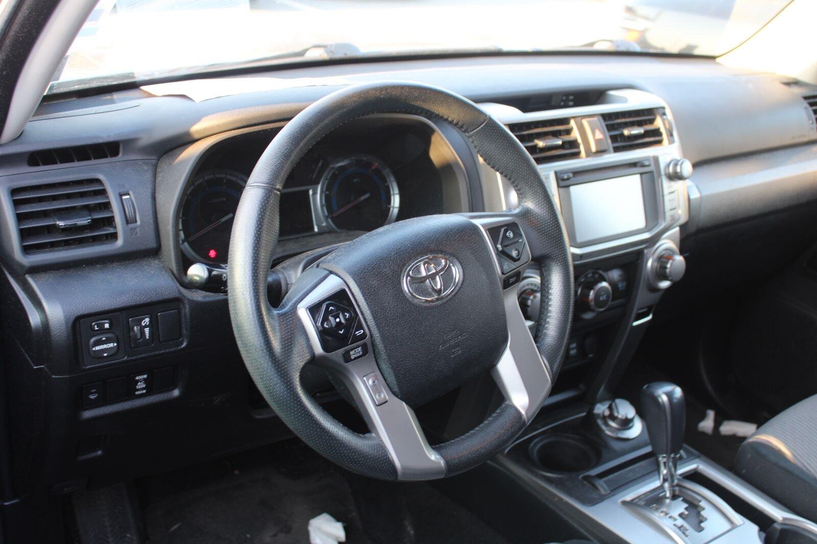 Used 2017 Magnetic Gray Metallic Toyota SR5 image 9
