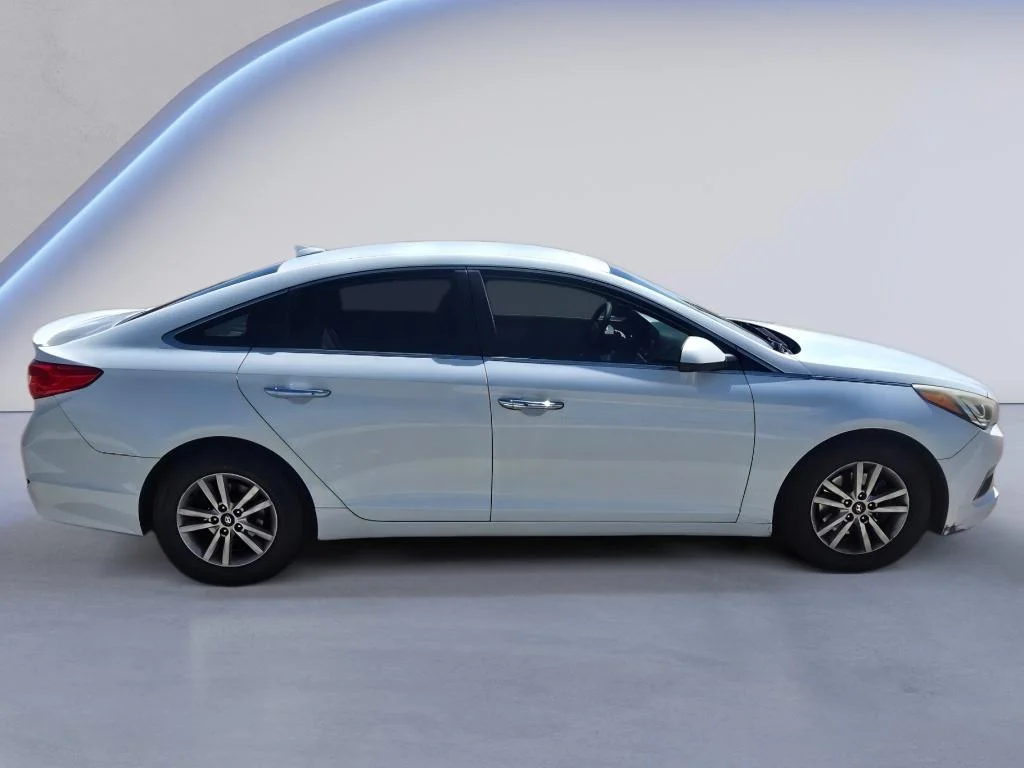 Used 2015 Quartz White Pearl Hyundai 2.4L SE image 6