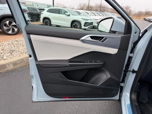 New 2026 Gray Volkswagen 1.5T SE image 13