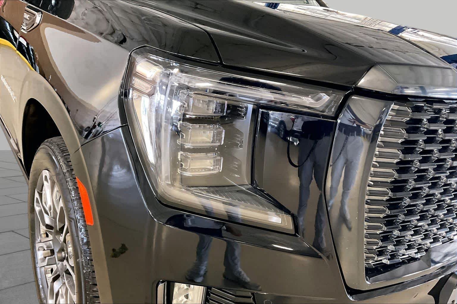 Used 2023 Onyx Black GMC Denali Ultimate image 24