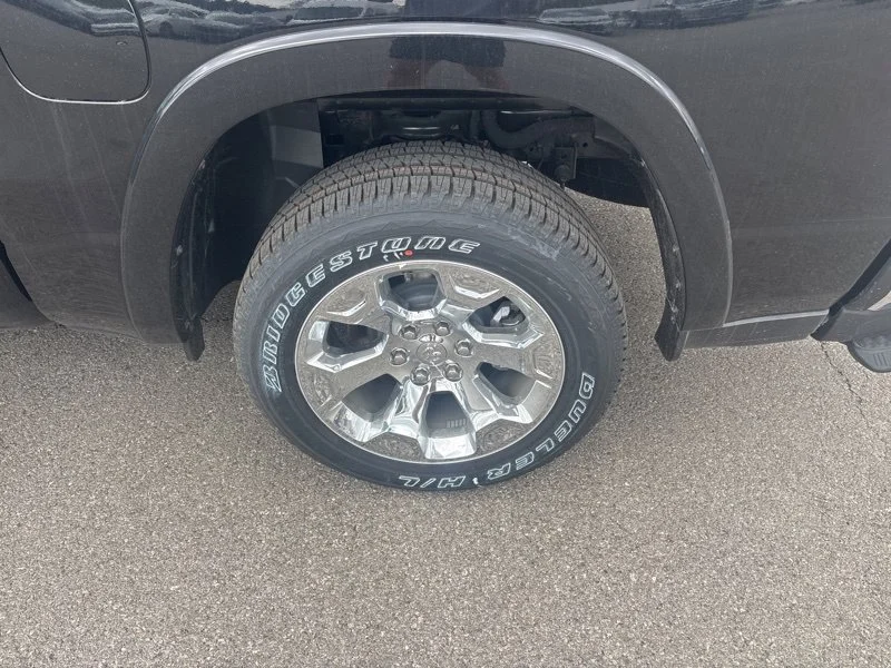 New 2026 Diamond Black Crystal Pearl-Coat Exterior Paint RAM Big Horn/Lone Star image 29