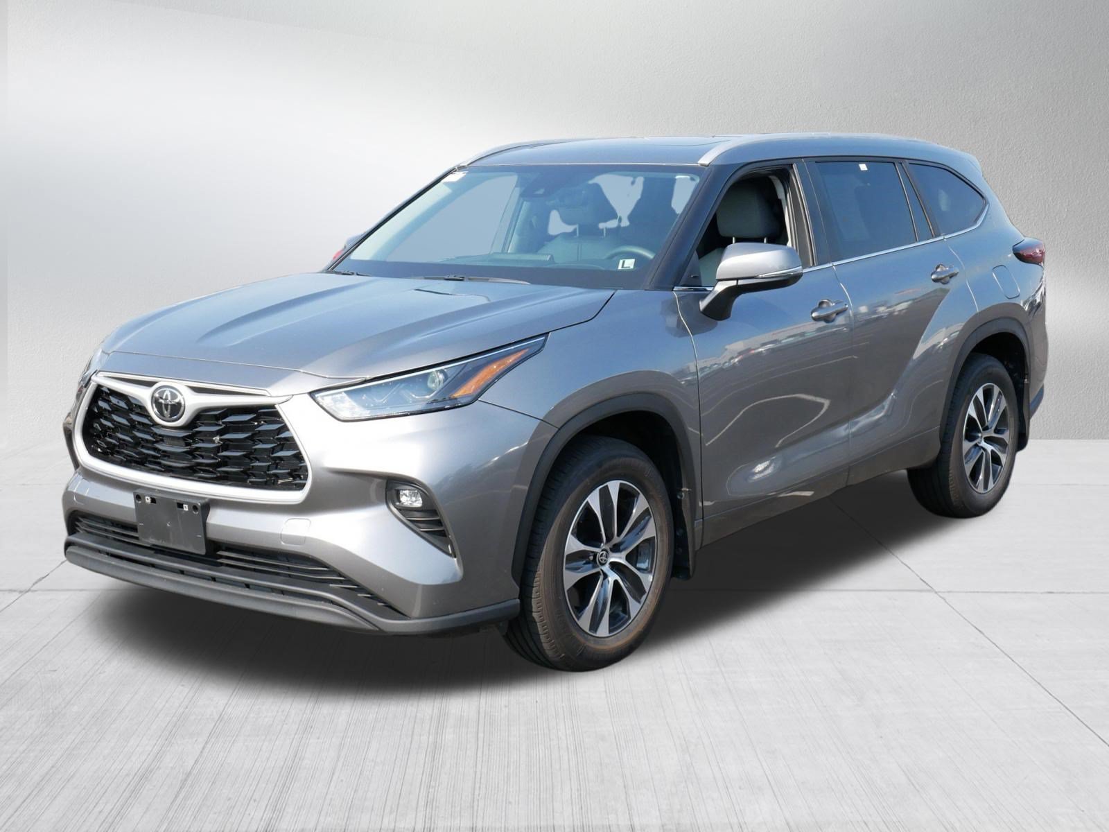 Certified Used 2026 HEAVY METAL Toyota XLE image 3