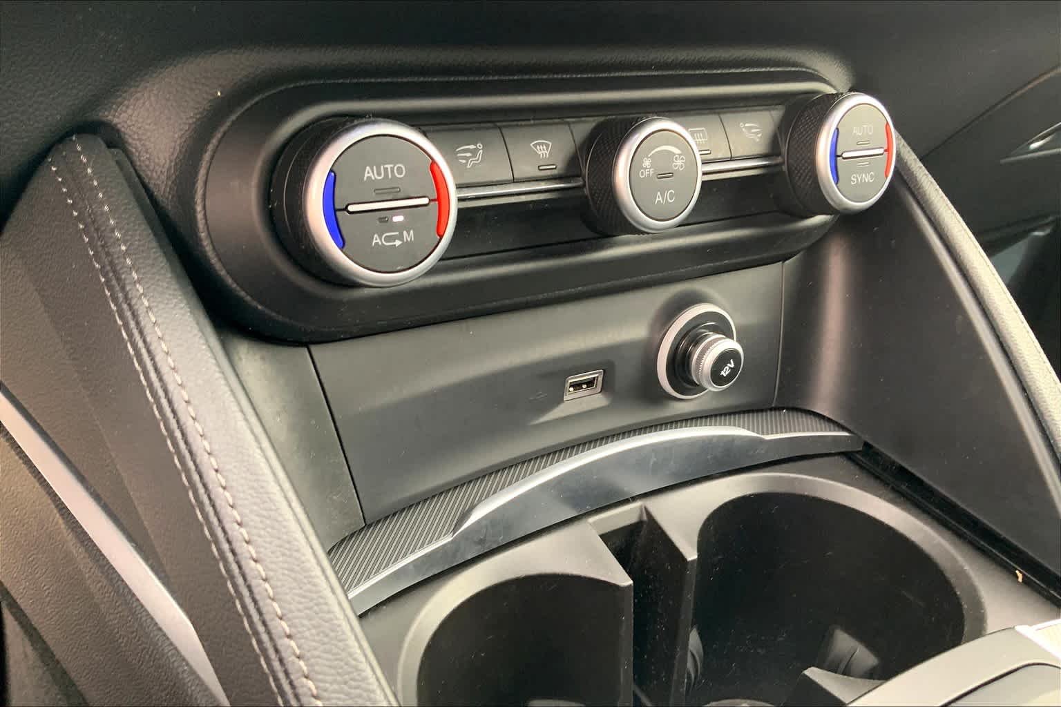 Used 2019 Imola Titanium Metallic Alfa Romeo Sport image 32