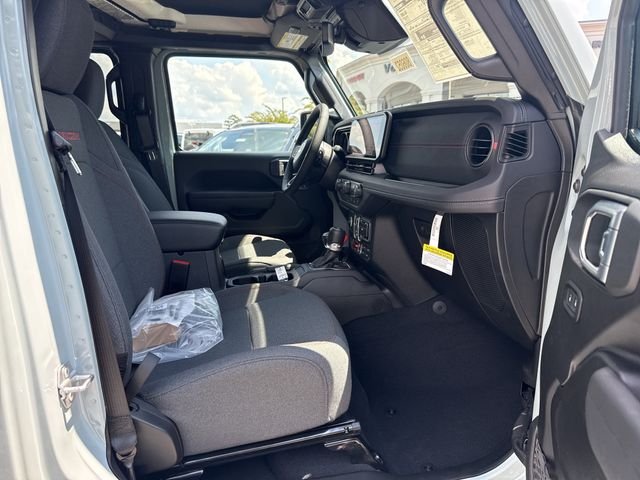 New 2026 White/off-white Jeep Rubicon image 13