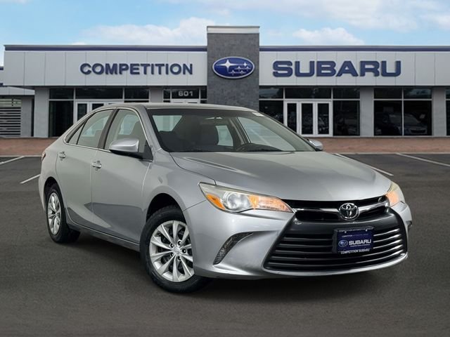 Used 2017  Toyota LE image 1