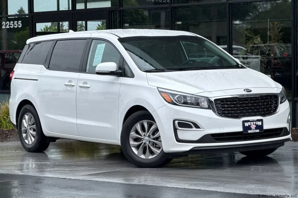 Used 2021 Pearl Kia LX image 1