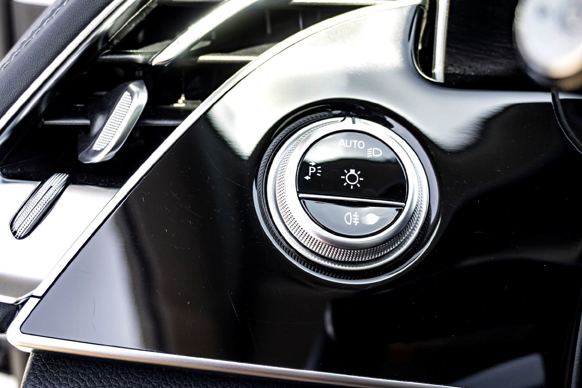 Certified Used 2025 Polar White Mercedes-Benz E 350 image 16
