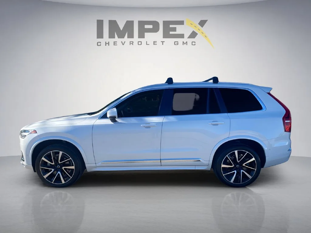 Used 2024  Volvo Plus Bright Theme image 2