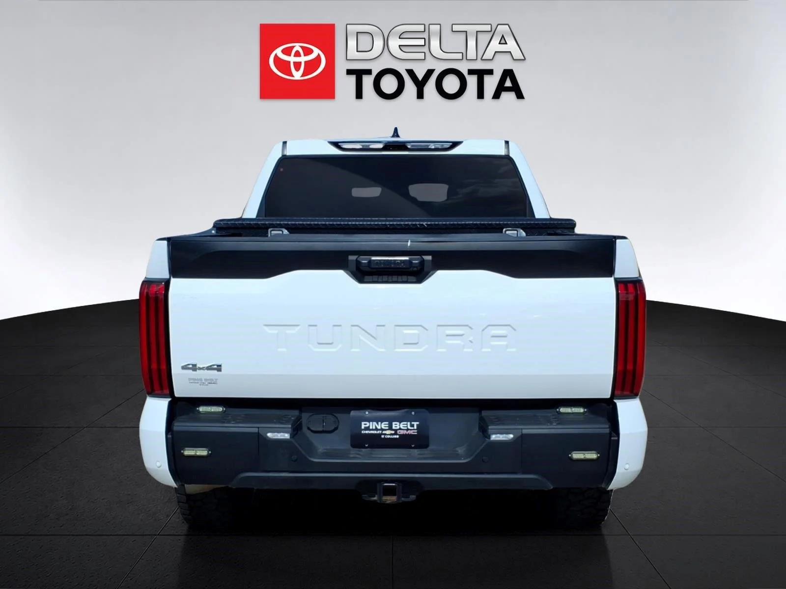 Used 2023 Ice Cap Toyota SR5 image 4