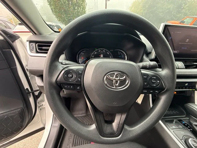 Used 2025 Ice Toyota LE image 12