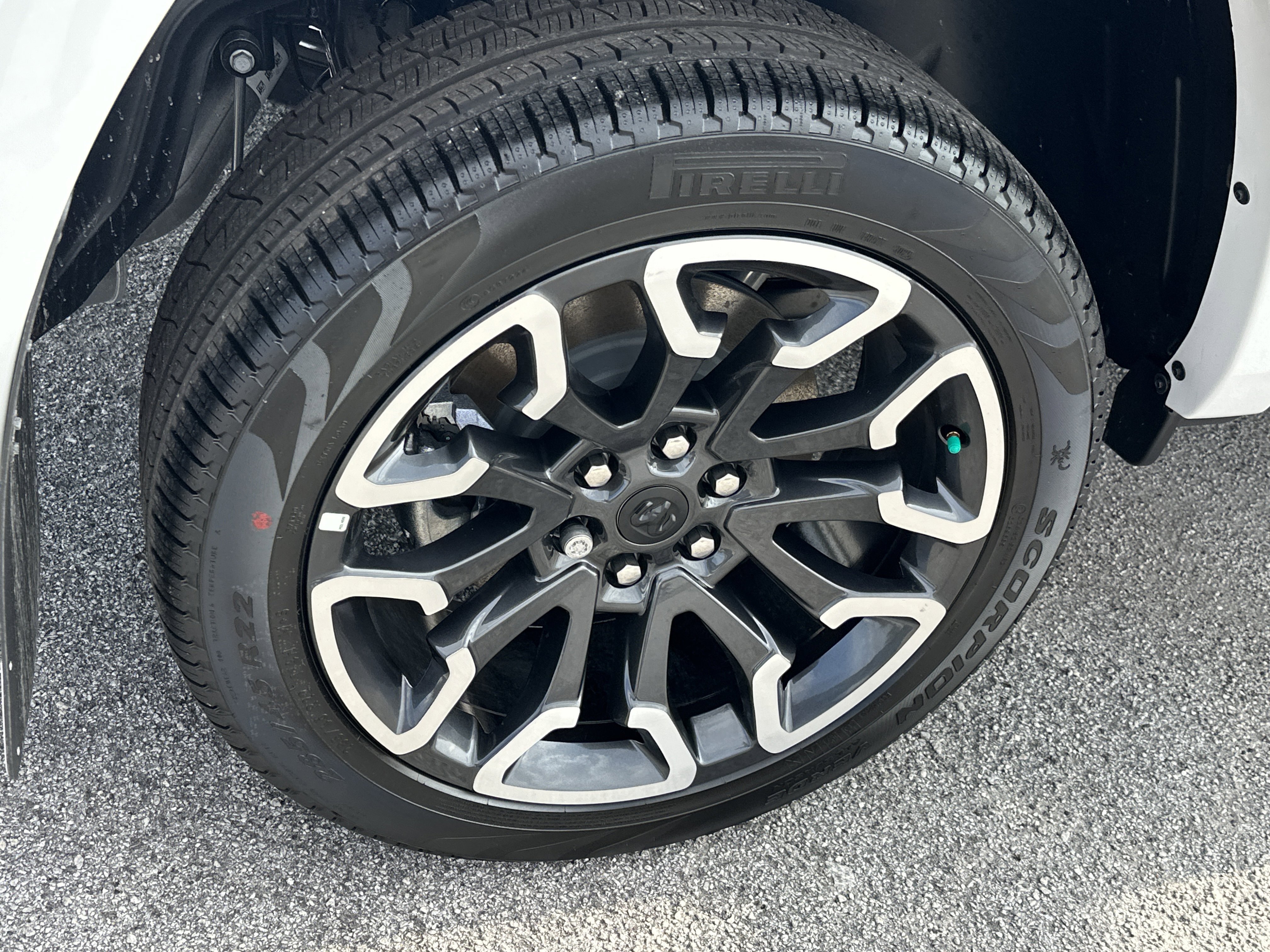 2026 RAM 1500 Limited - Photo 18