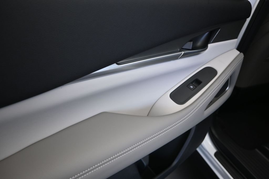 New 2027 RADIANT WHITE INFINITI Luxe FWD image 15