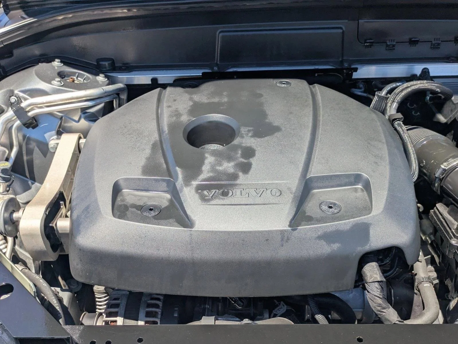 Used 2021 Osmium Grey Metallic Volvo Momentum image 21