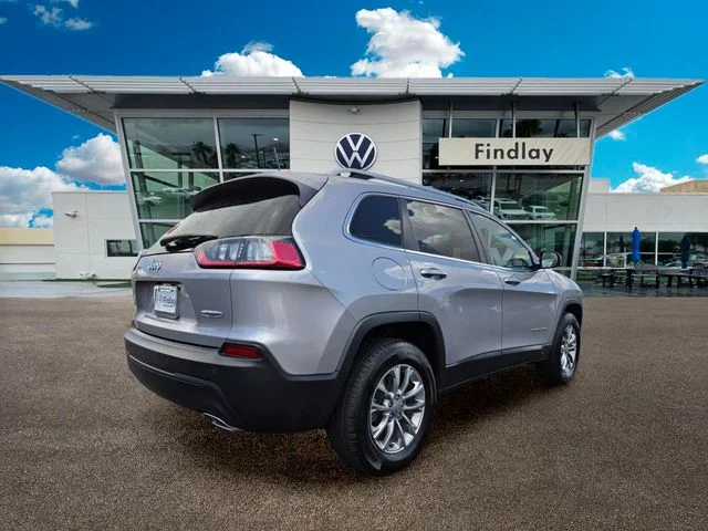 Used 2019 Silver Jeep Latitude Plus image 6