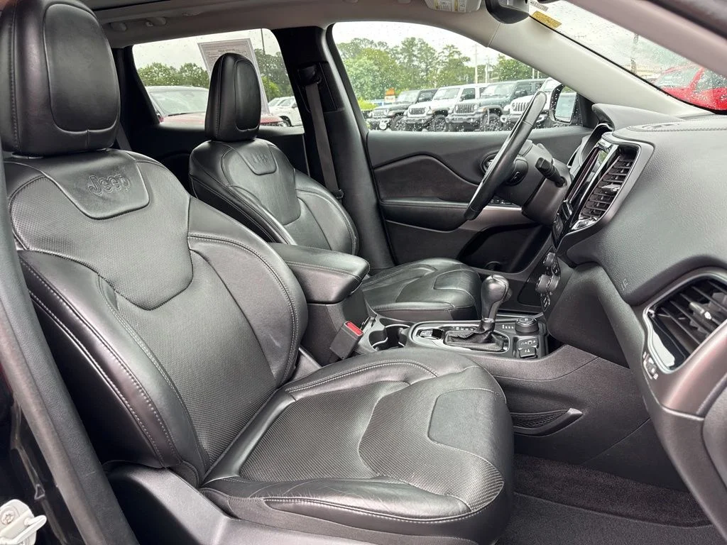 Used 2019 Black Jeep Limited image 25