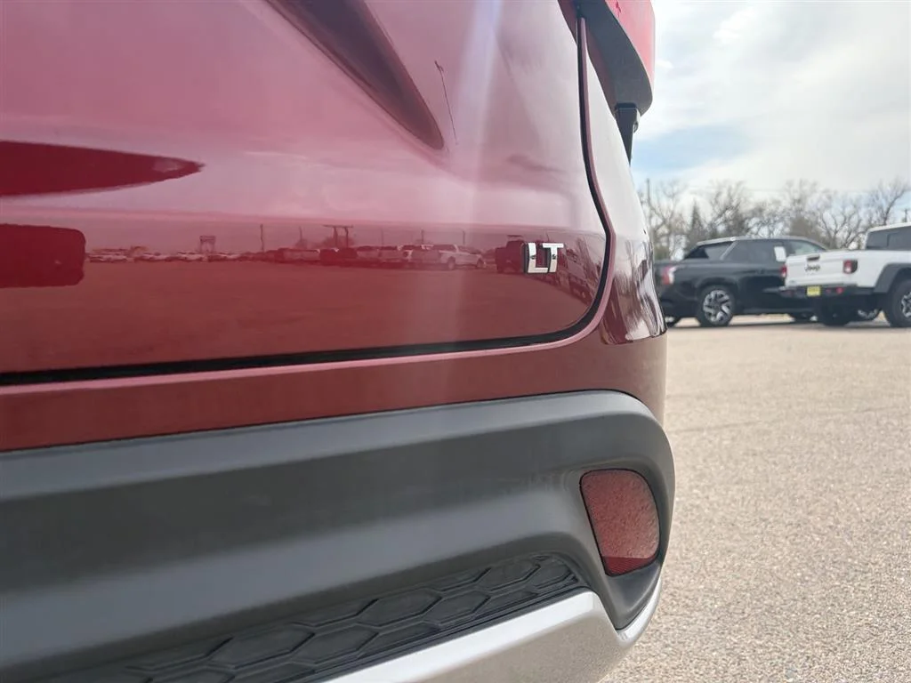 Used 2025 Crimson Metallic Chevrolet LT image 17