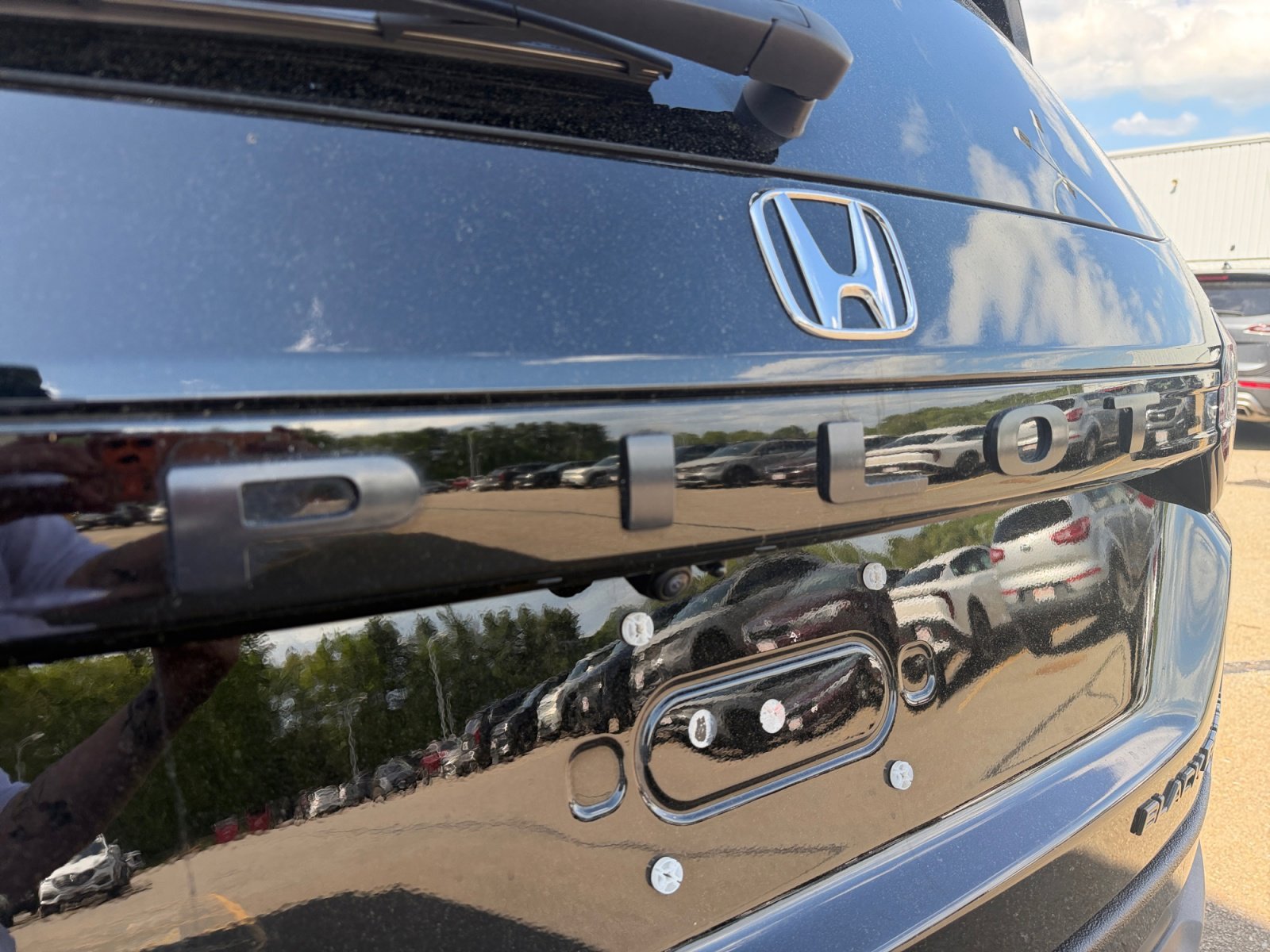 2025 Honda Pilot Black Edition - Photo 44