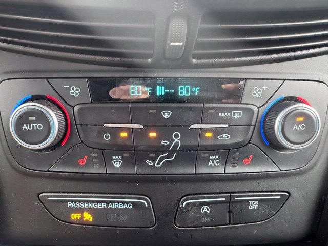 Used 2018 Oxford White Ford SE image 14