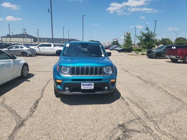 Used 2022 Bikini Metallic Clearcoat Jeep Limited image 4