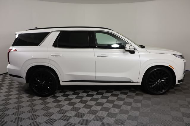 Used 2025 White Hyundai Calligraphy Night Edition image 9