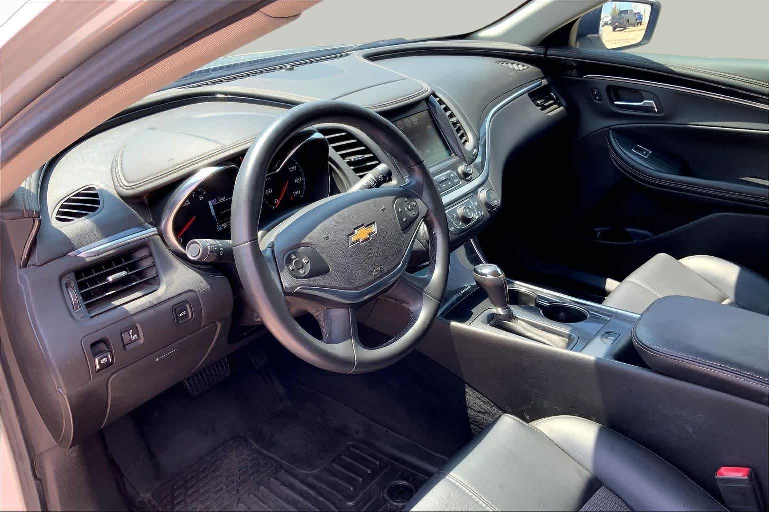 Used 2020 Silver Ice Metallic Chevrolet LT image 18