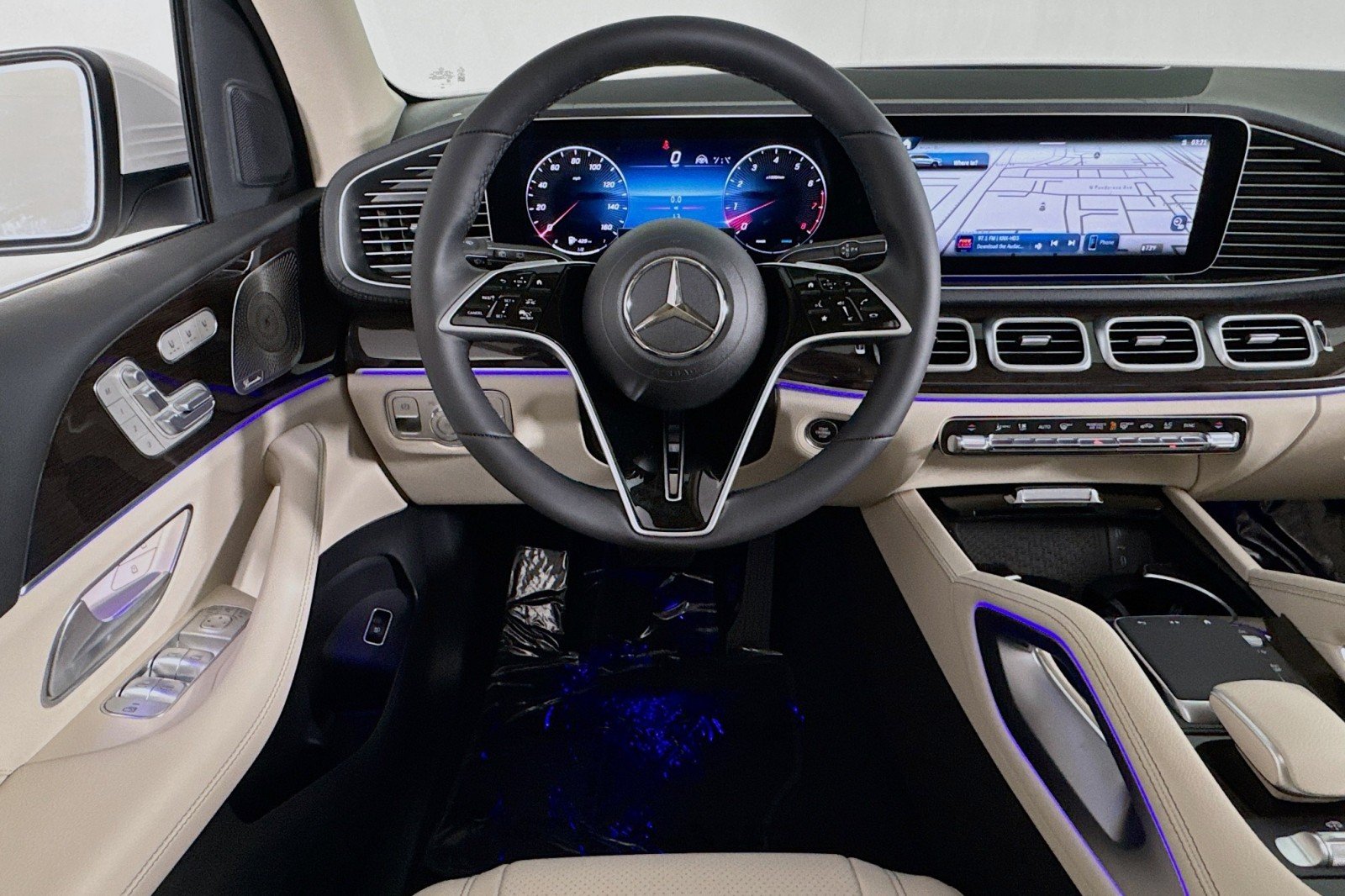 New 2026 Polar White Mercedes-Benz GLS 450 4MATIC® SUV image 4