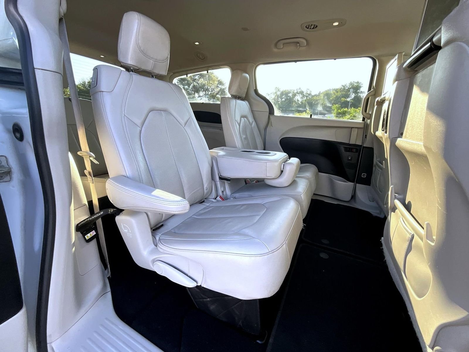 Used 2019 White Chrysler Touring L Plus image 20