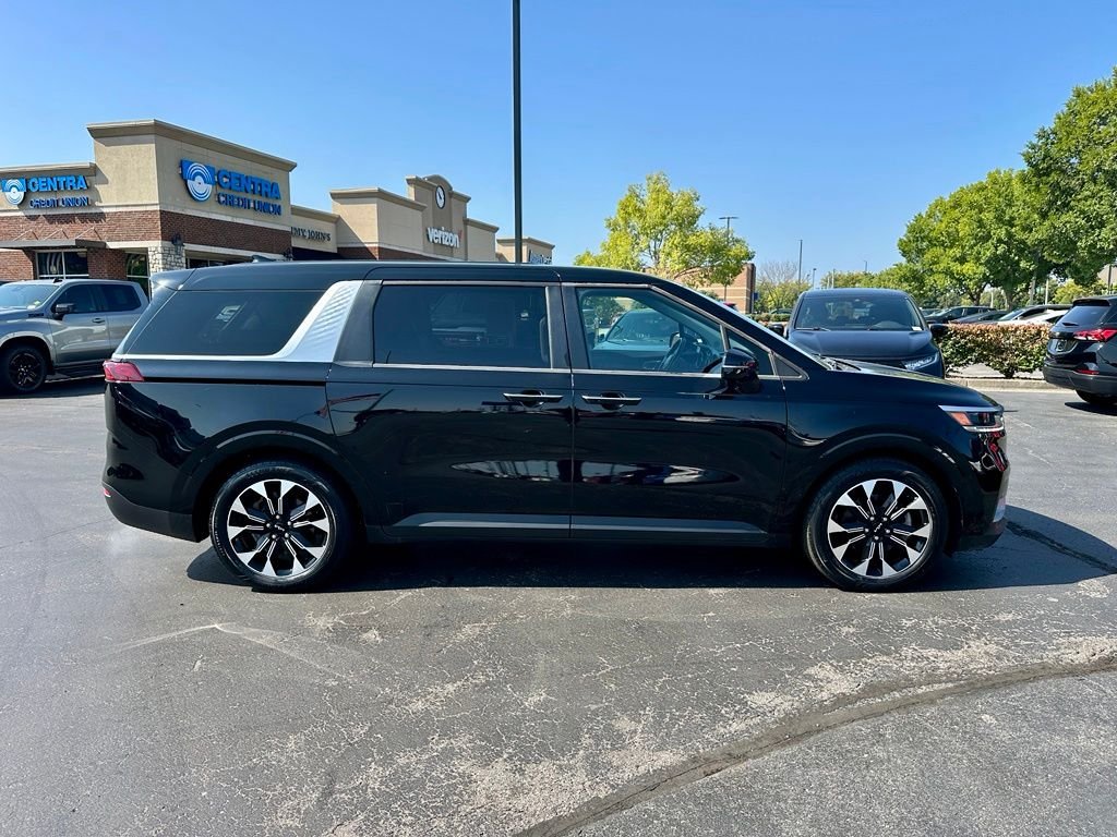 Used 2024 Black Kia EX image 2