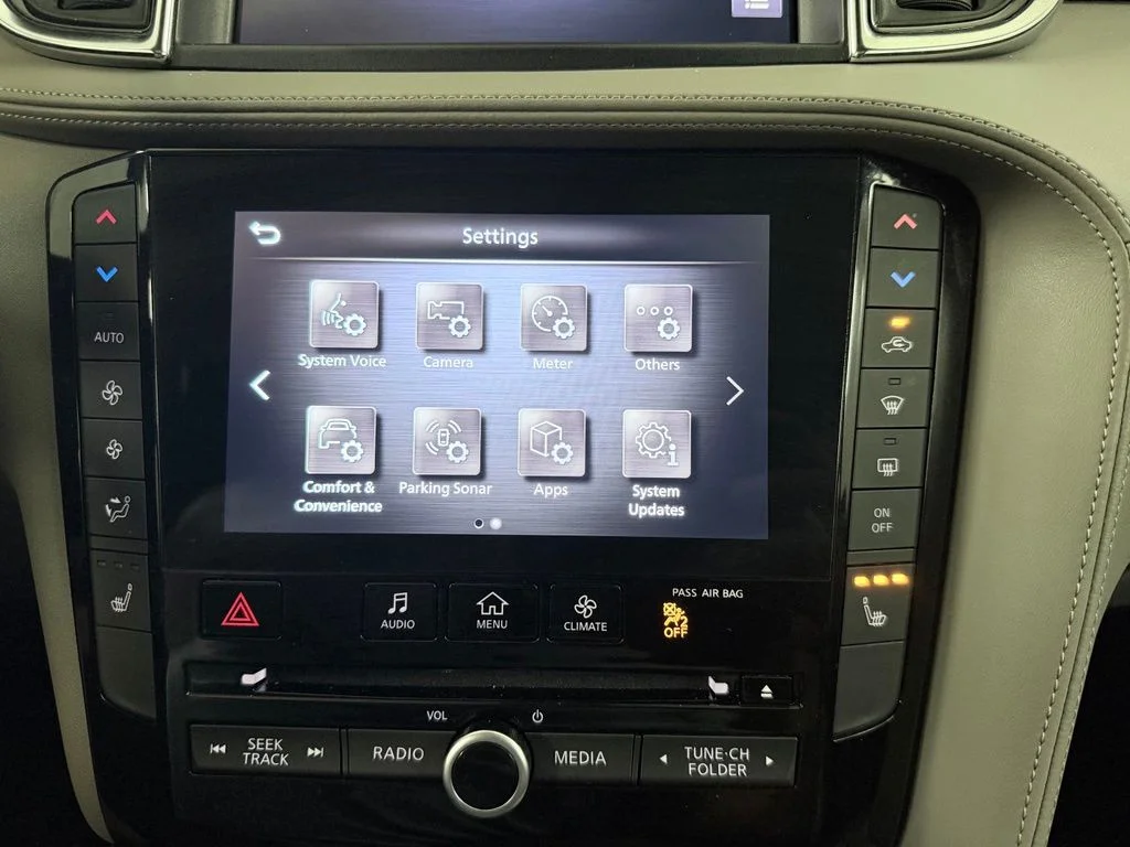 Used 2023 Gray INFINITI LUXE image 20