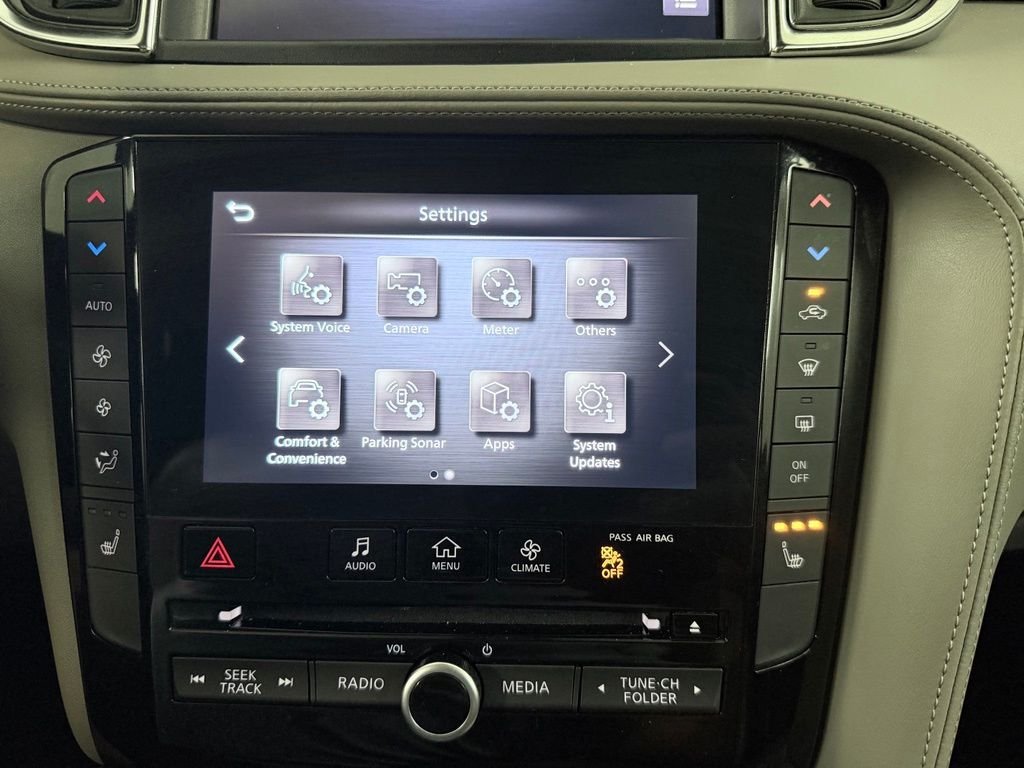 Used 2023 Gray INFINITI LUXE image 20