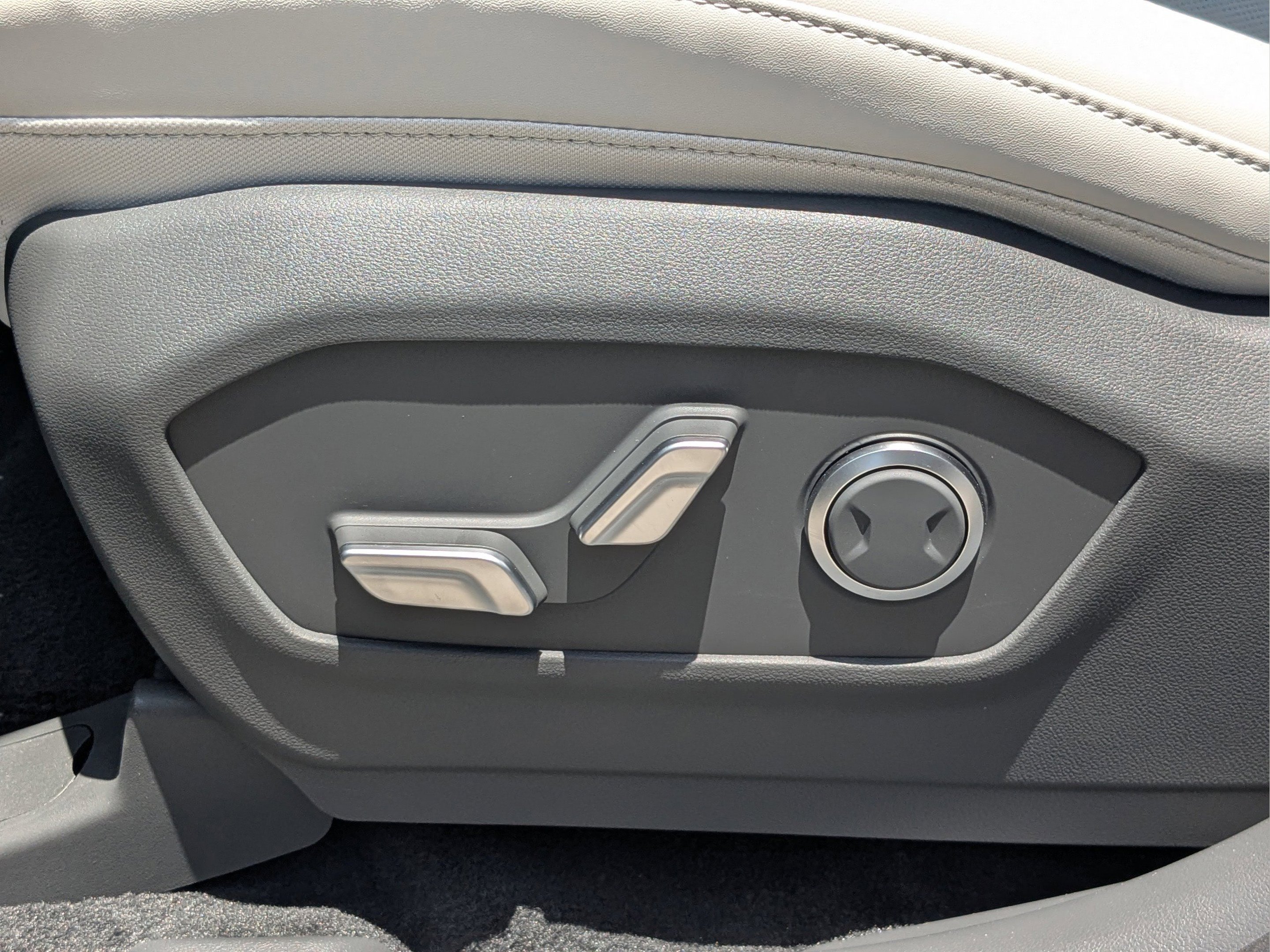 New 2026 Phantom Black Hyundai SEL FWD image 24