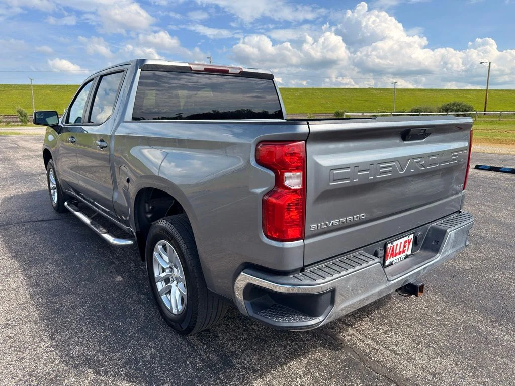 Used 2019 Gray Chevrolet LT image 13