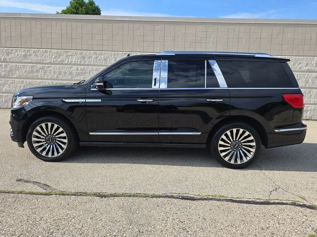 Used 2018 Black Velvet Lincoln Reserve image 10