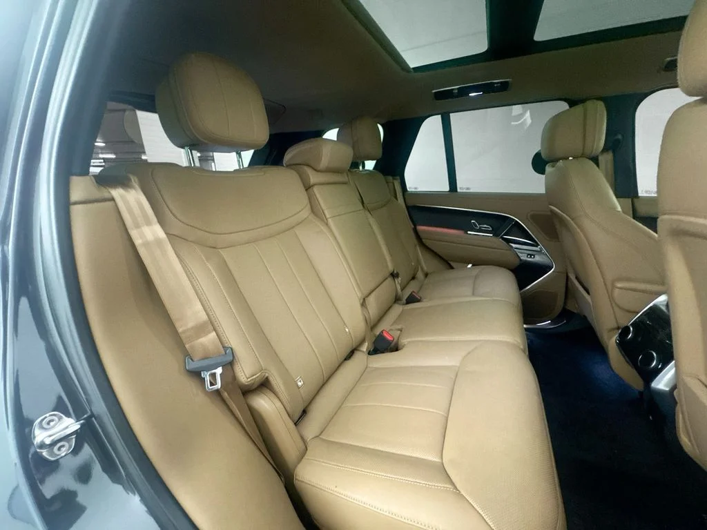 Used 2025 Gray Land Rover SE image 28