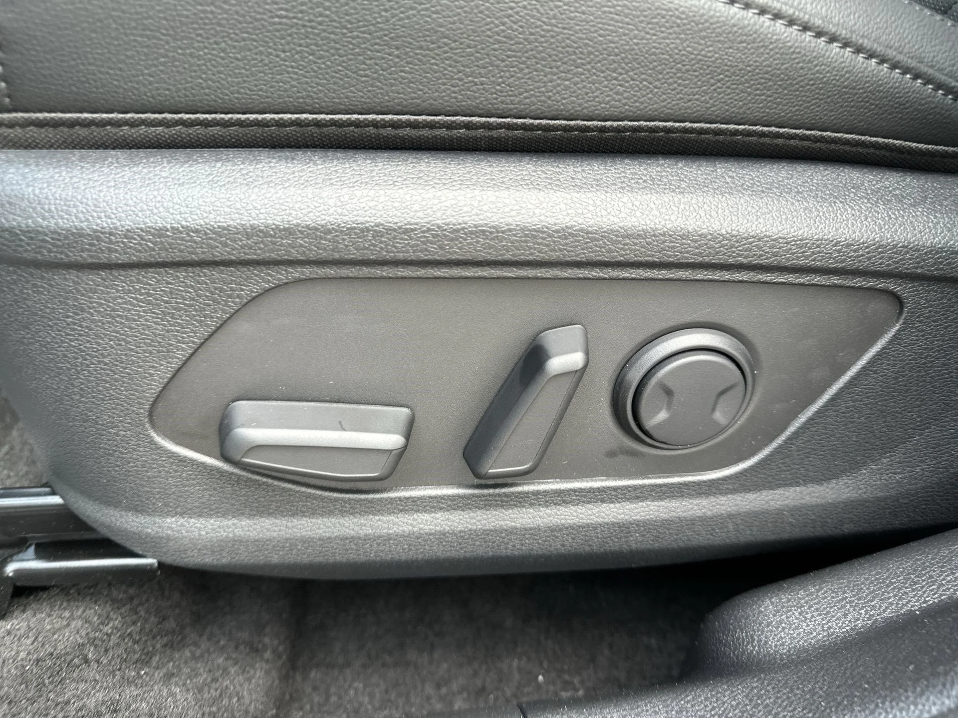 New 2026 Ebony Black Kia X-Line image 16