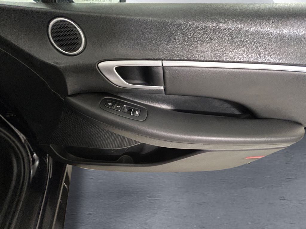 Used 2024 Blue Hyundai SEL image 15