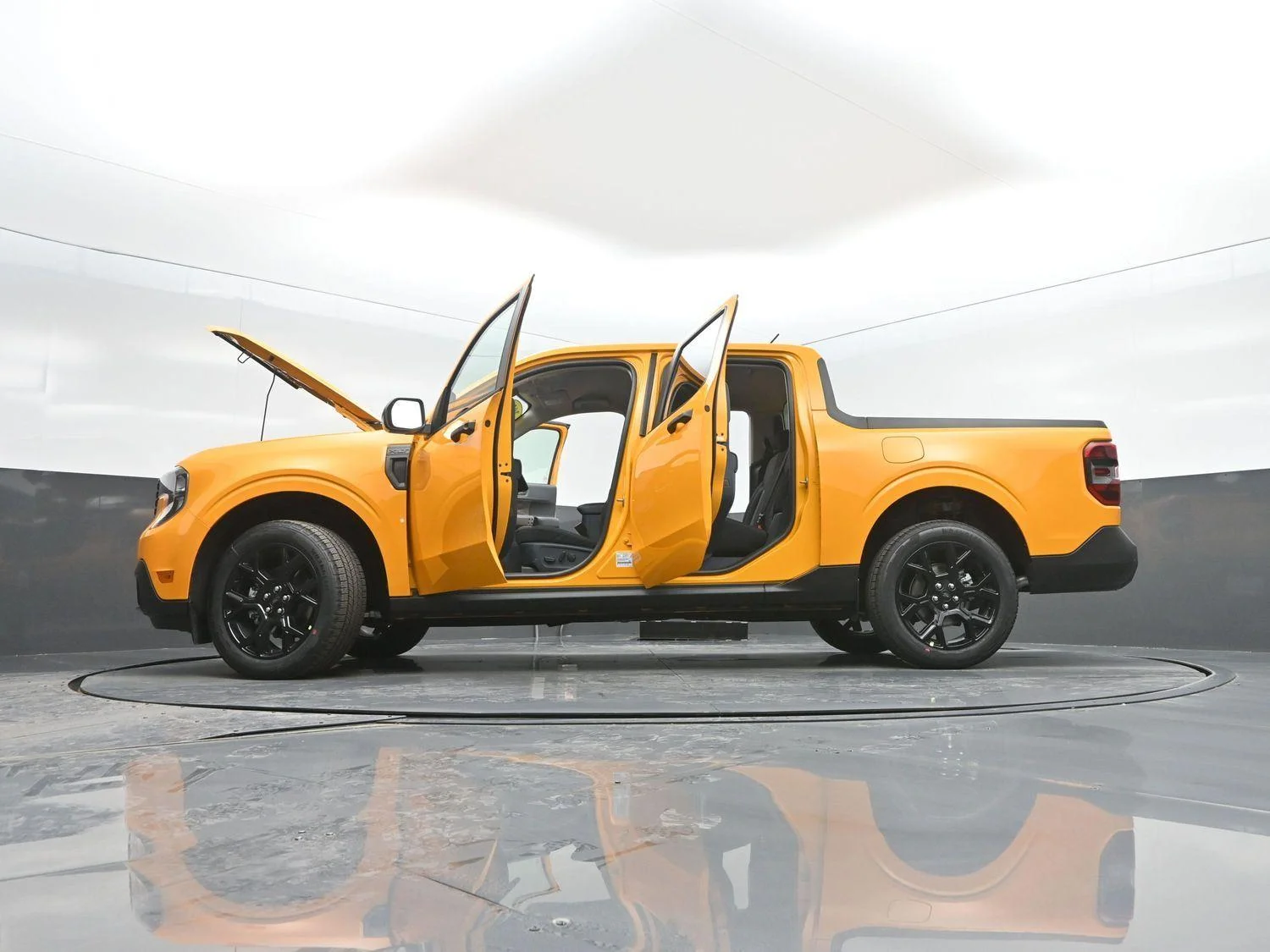 New 2026 Orange Fury Metallic Tri-Coat Ford XLT image 49