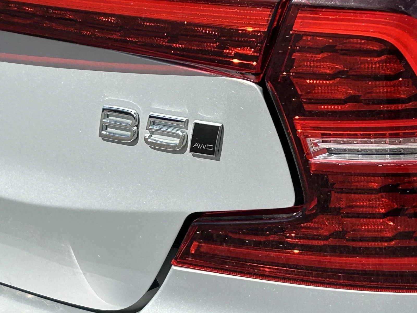 Used 2023 Platinum Grey Metallic Volvo Core Dark Theme image 13