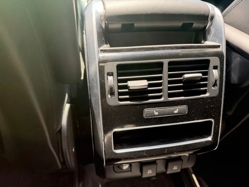 Used 2020 Black Land Rover HSE image 11