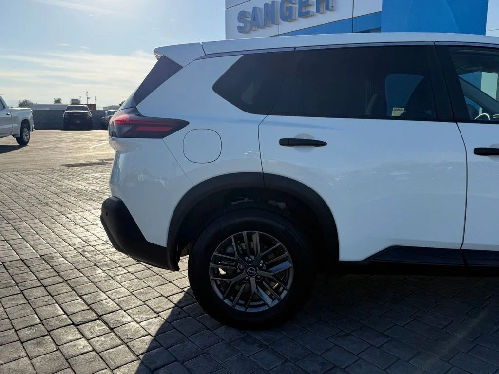 Used 2023 White Nissan S image 12