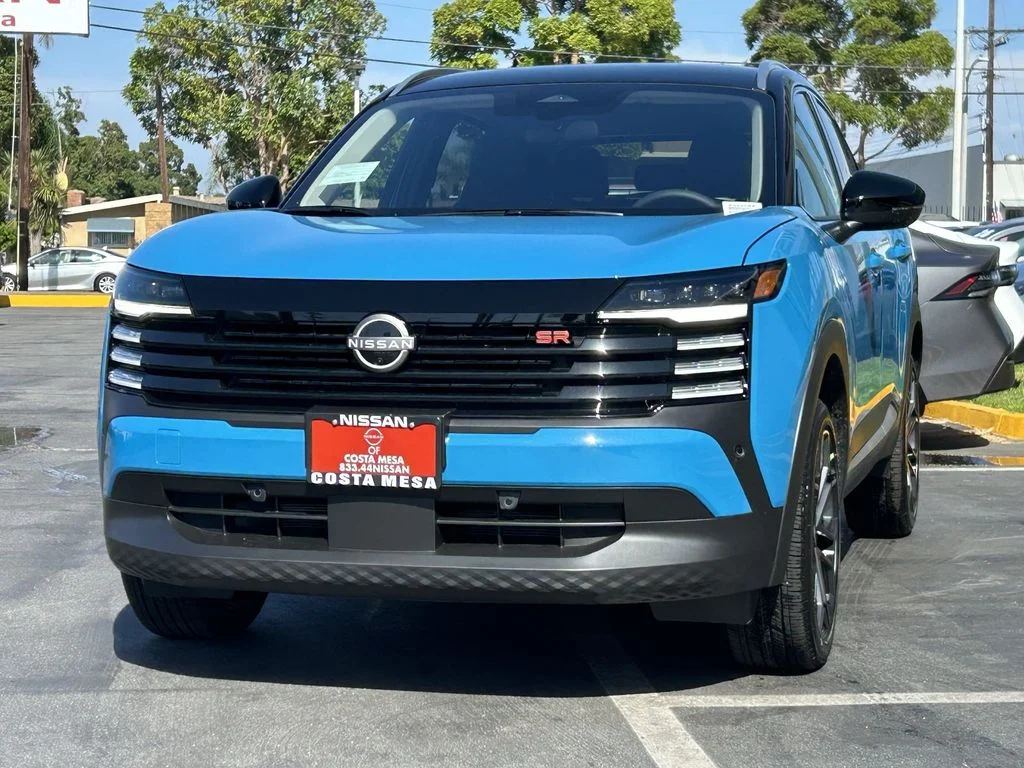 New 2026 Arctic Ice Blue Metallic / Super Black Two-tone Nissan SR image 6