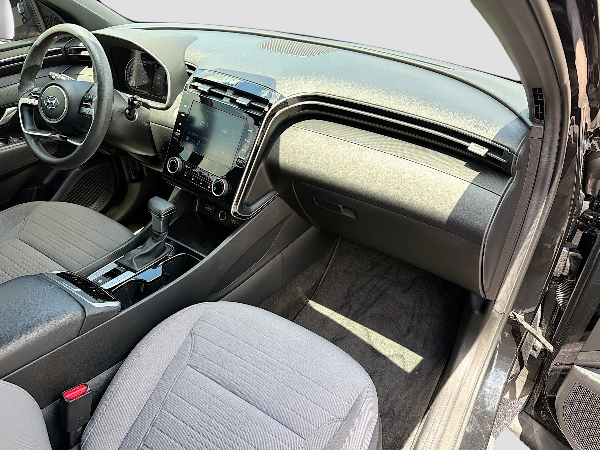 Used 2022 Phantom Black Hyundai SEL image 12