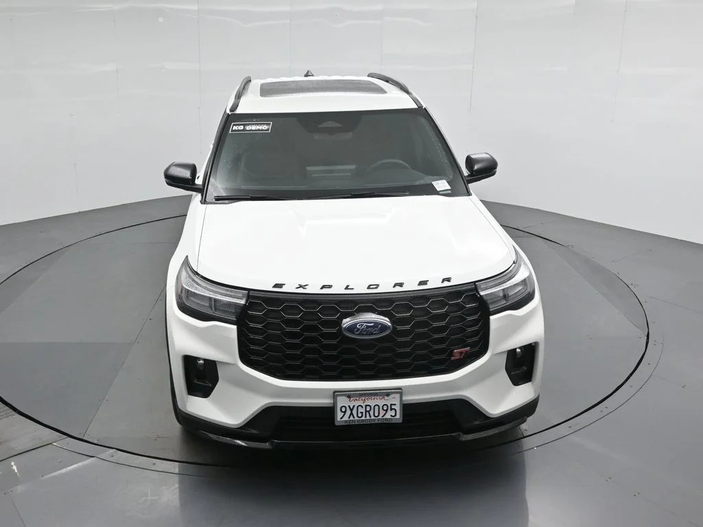 New 2026 Star White Metallic Tri-Coat Ford ST image 39