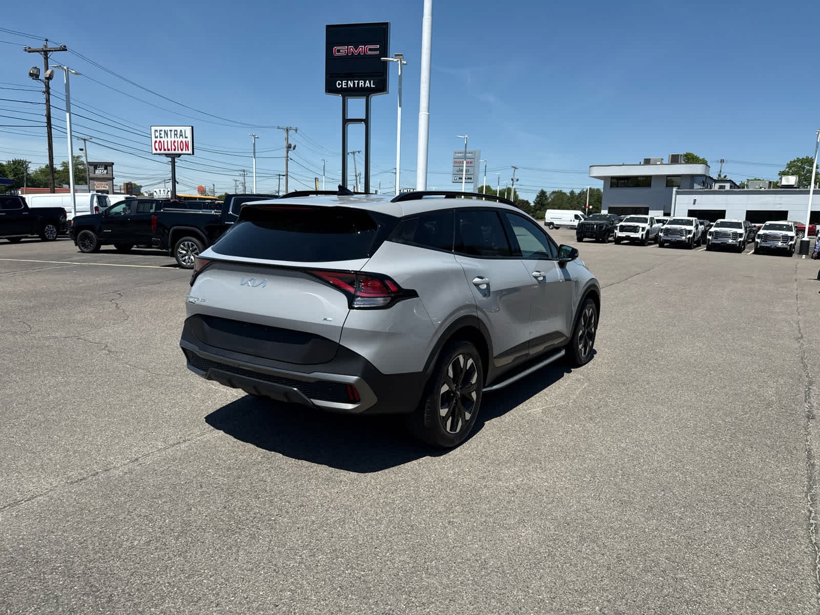 Used 2023 Gray Kia X-Line image 5