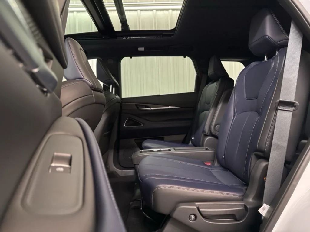 Certified Used 2026 White INFINITI SPORT image 27