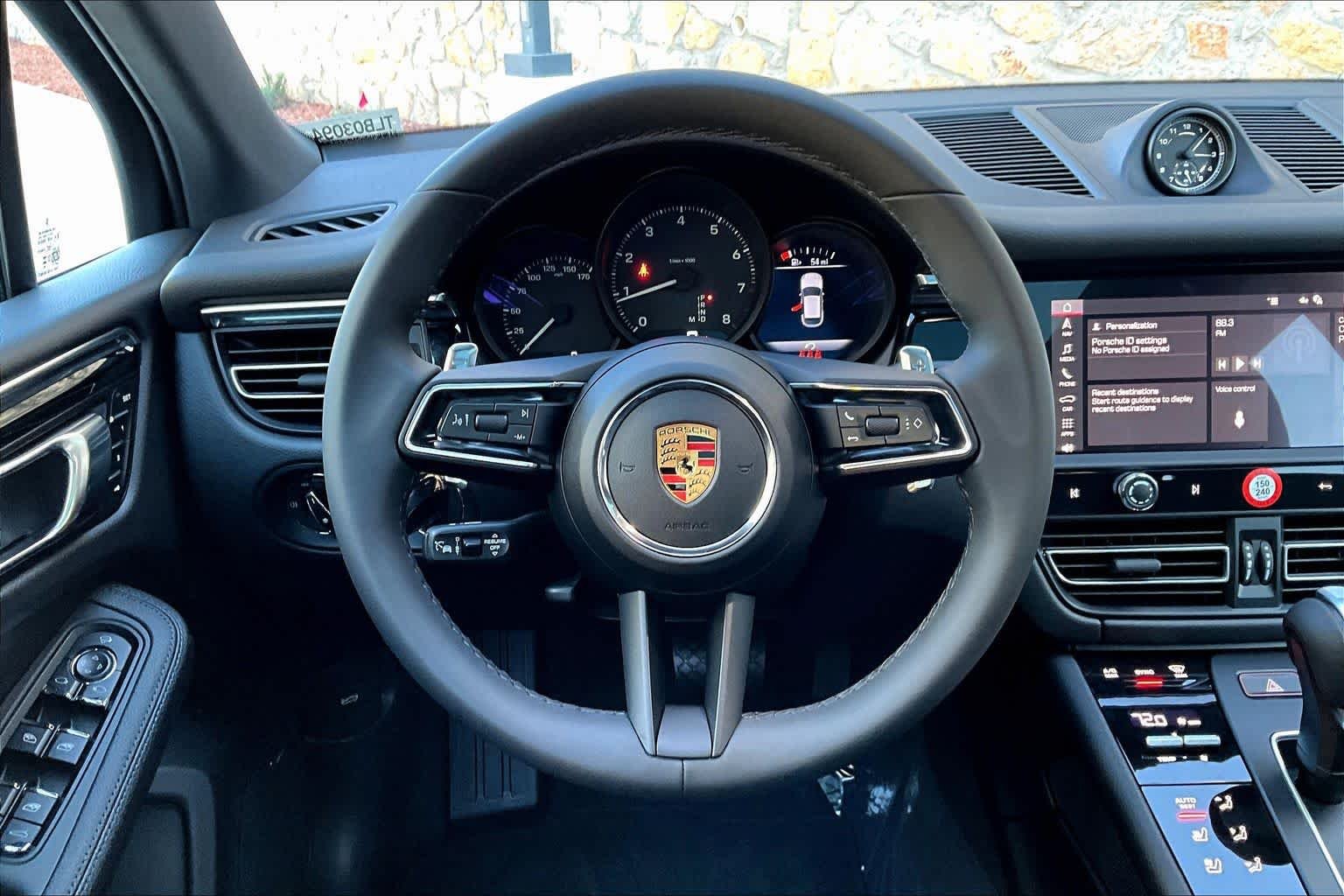 2026 Porsche Macan - Photo 14