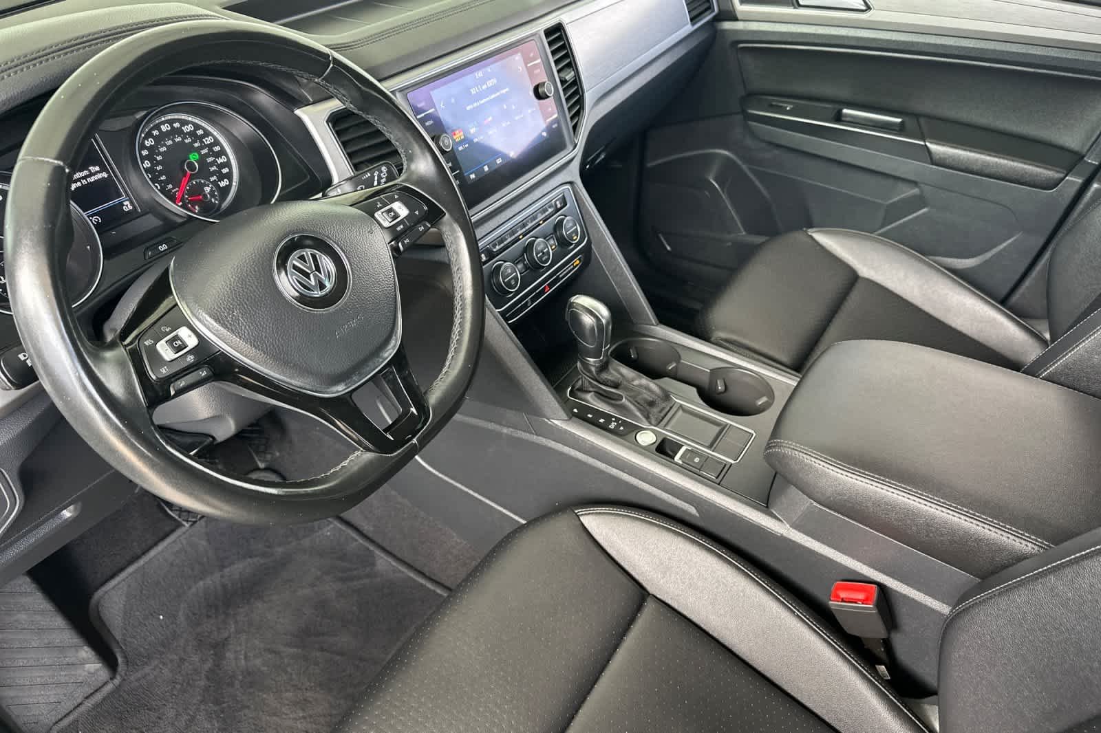 Used 2019 Pure White Volkswagen 2.0T SE image 10