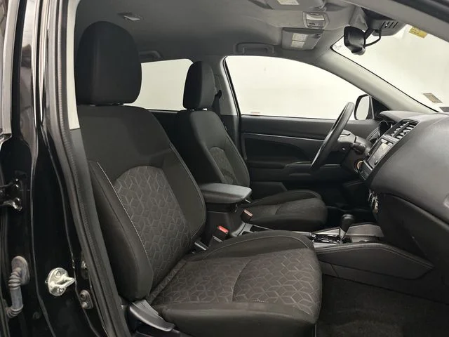 Used 2022  Mitsubishi 2.0 SE image 27