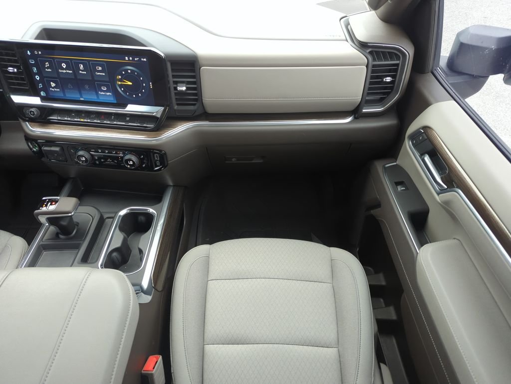 Used 2025 White Chevrolet RST image 16